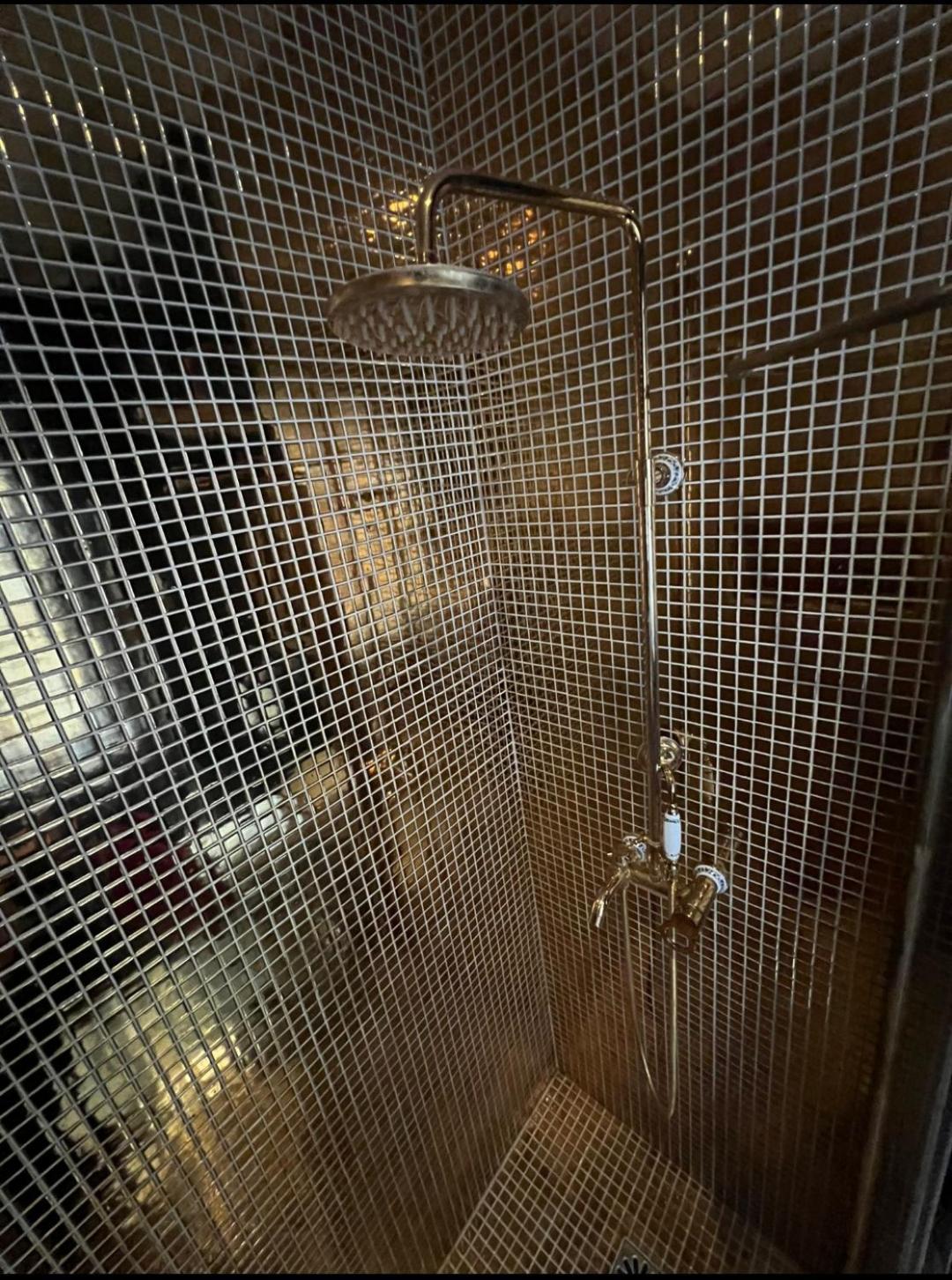 Homestay S - Louvre Museum - Shared Bathroom With Host Paris